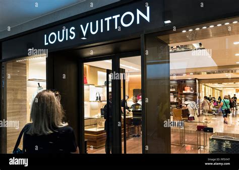 is louis vuitton cheaper in venice italy|louis vuitton in venice.